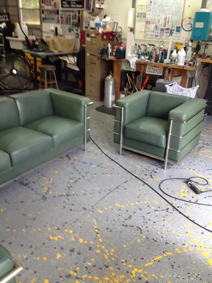 Green leather Le Corbusier style vintage furniture set